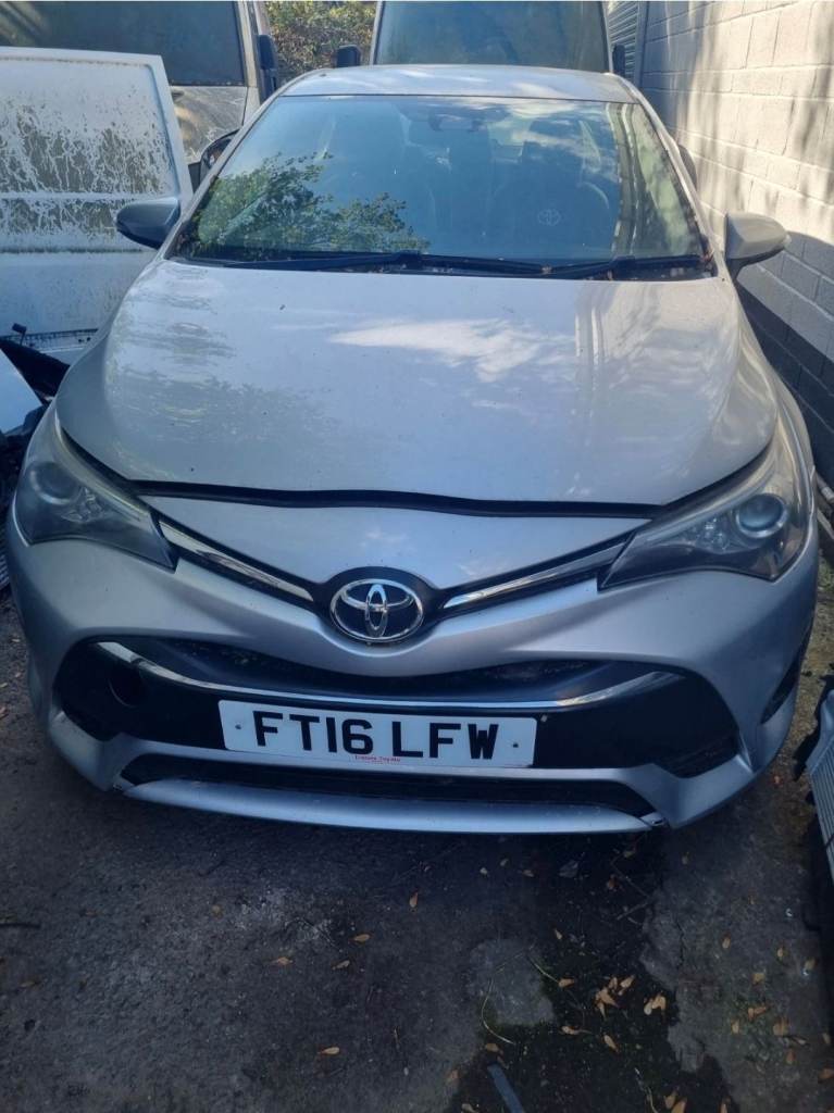 BREAKING PARTS TOYOTA AVENSIS 2016 SILVER 1.6 DIESEL 6 SPEED MANUAL (1WW) MTM