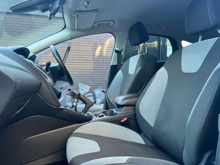 2013 Ford Focus 1.6 TDCi 115 Zetec S 5dr HATCHBACK DIESEL Manual