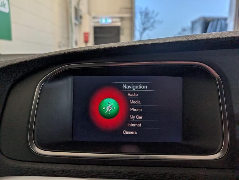 2019 Volvo V40 2.0 T2 GPF R-Design Nav Plus Euro 6 (s/s) 5dr HATCHBACK Petrol Manual