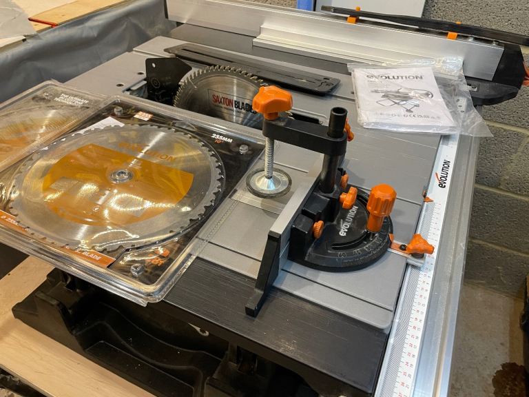 Evolution Rage 5S saw and Stand