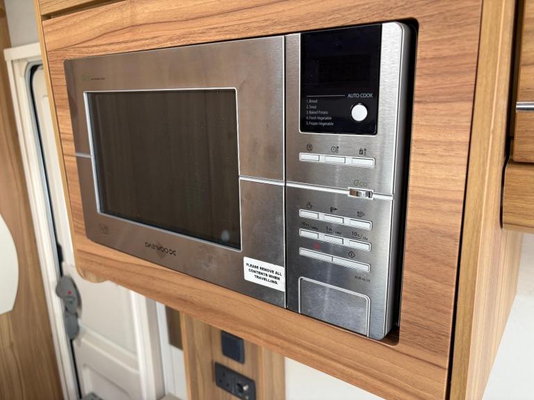 ELDDIS AVANTE 462 - 2 BERTH CARAVAN WITH END WASHROOM AND MOTORMOVER