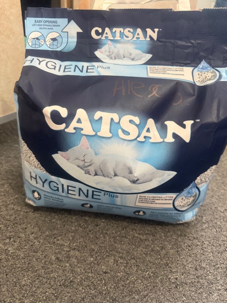 Catsan cat litter 