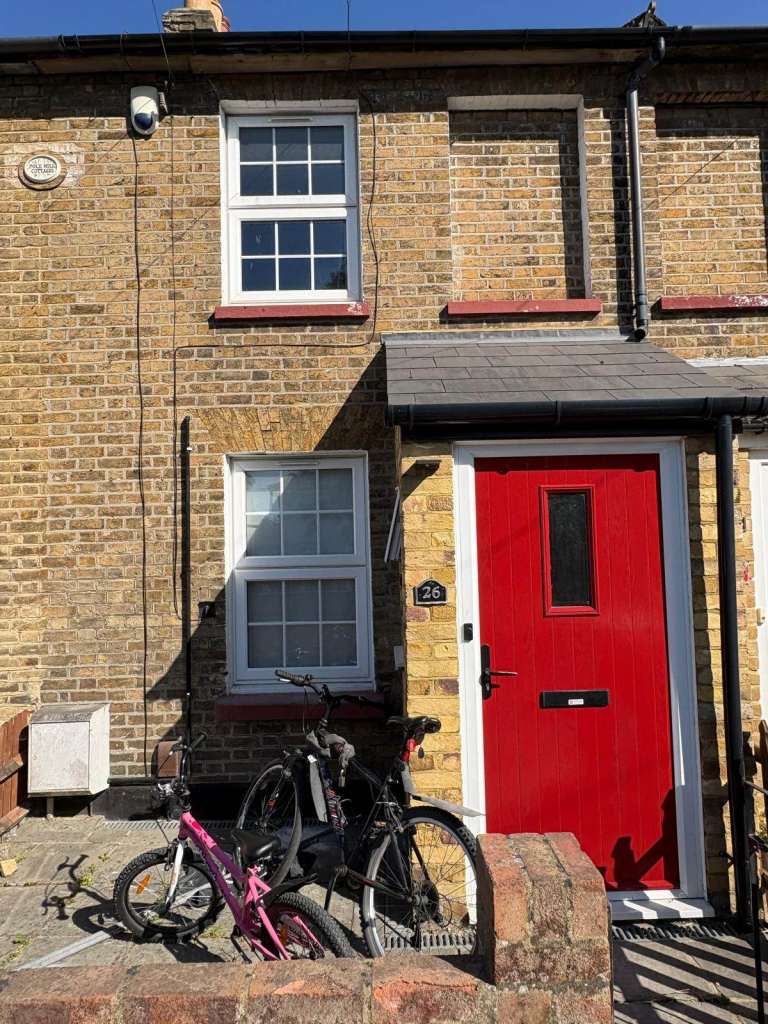 26 Pole Hill Road, UXBRIDGE, UB10 0PZ