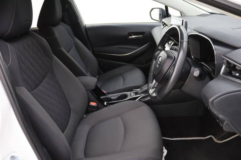 2022 Toyota Corolla 1.8 VVT-h GPF Design Saloon 4dr Petrol Hybrid CVT Euro 6 (s/s) (122 ps) Saloo...