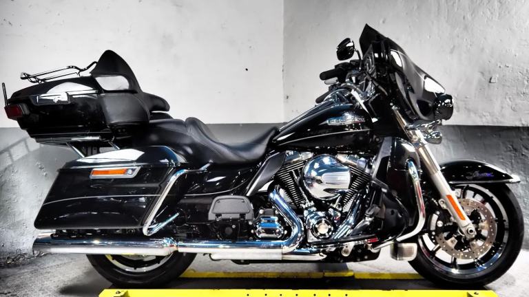 2014 Harley-Davidson Electraglide 1690 Ultra Ltd 14k stunning Rushmore tourer