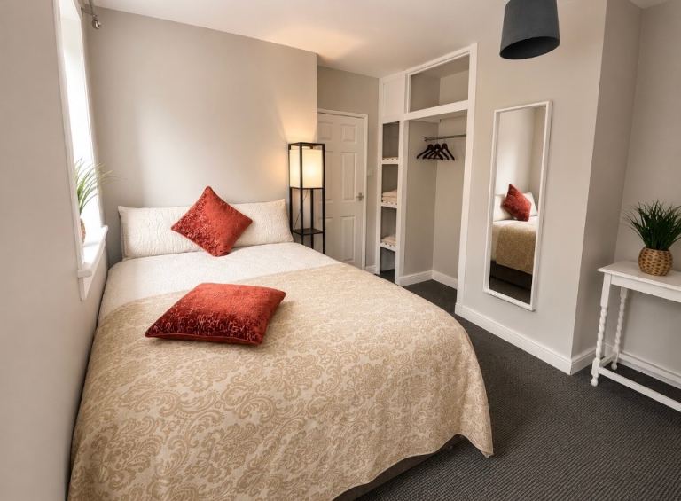Spacious double room available in Bramley, LS13
