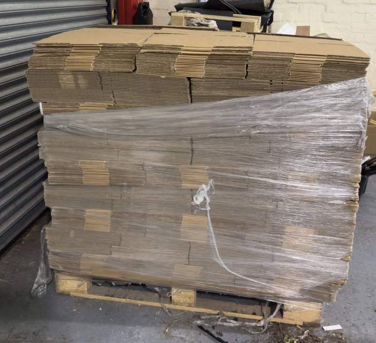 High Quality Cardboard Packing Boxes Single Wall 13"x12"x4" Open Pallet around 1700-1800 Boxes Left