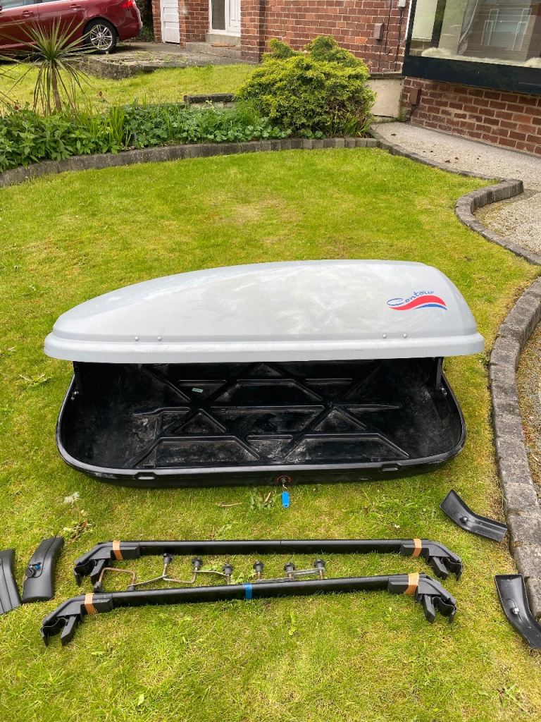 Roof box and bars