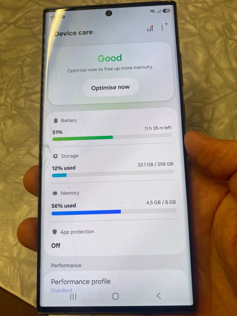 Samsung galaxy s23 ultra 256gb unlocked crack in top glass main screen ok can deliver £150 