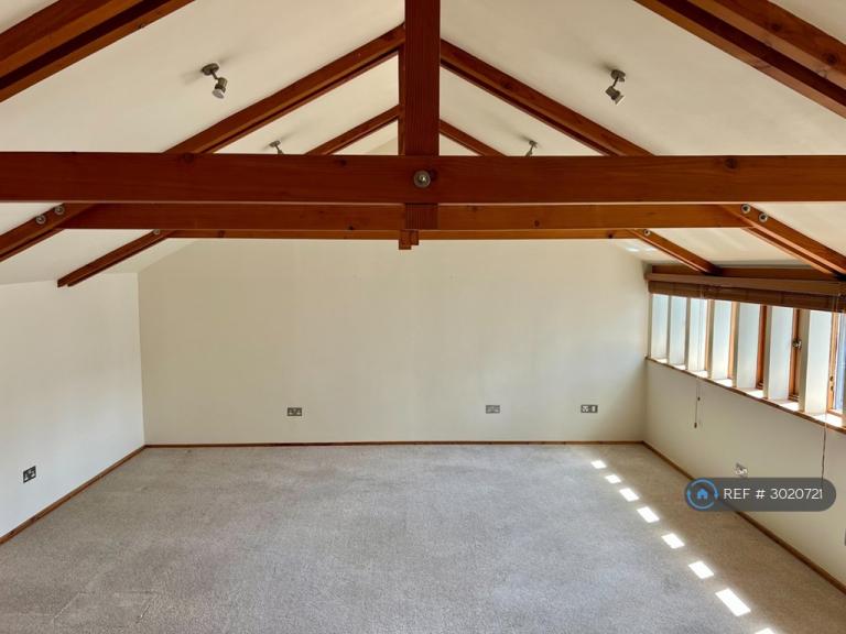 2 bedroom flat in London House, Tavistock, PL19 (2 bed) (#3020721)