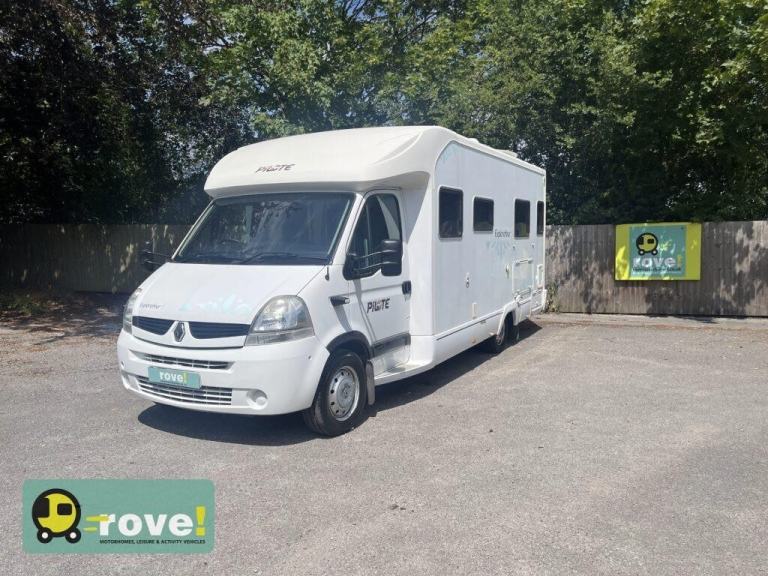 2010 Pilote Explorateur P715 FJ 2 Berth 2 Belt End Washroom Single Bed Motorhome