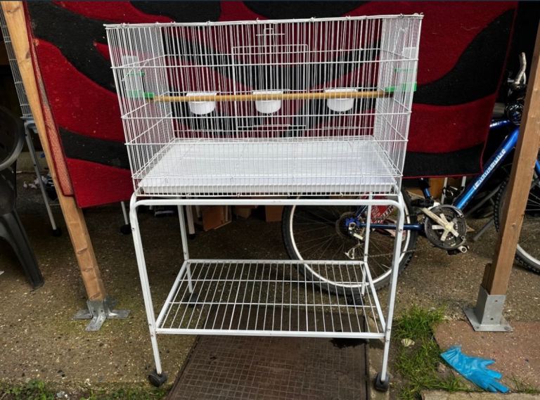 White Small-Medium Sized Bird Cage