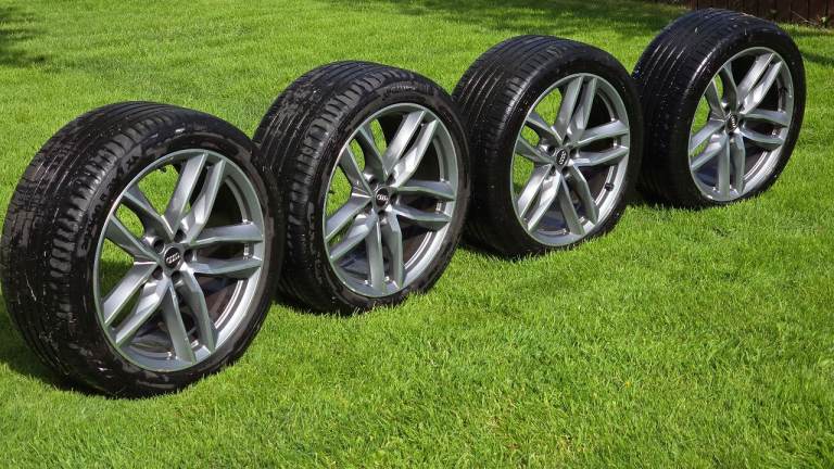 Audi Q7 21" wheels with tyres