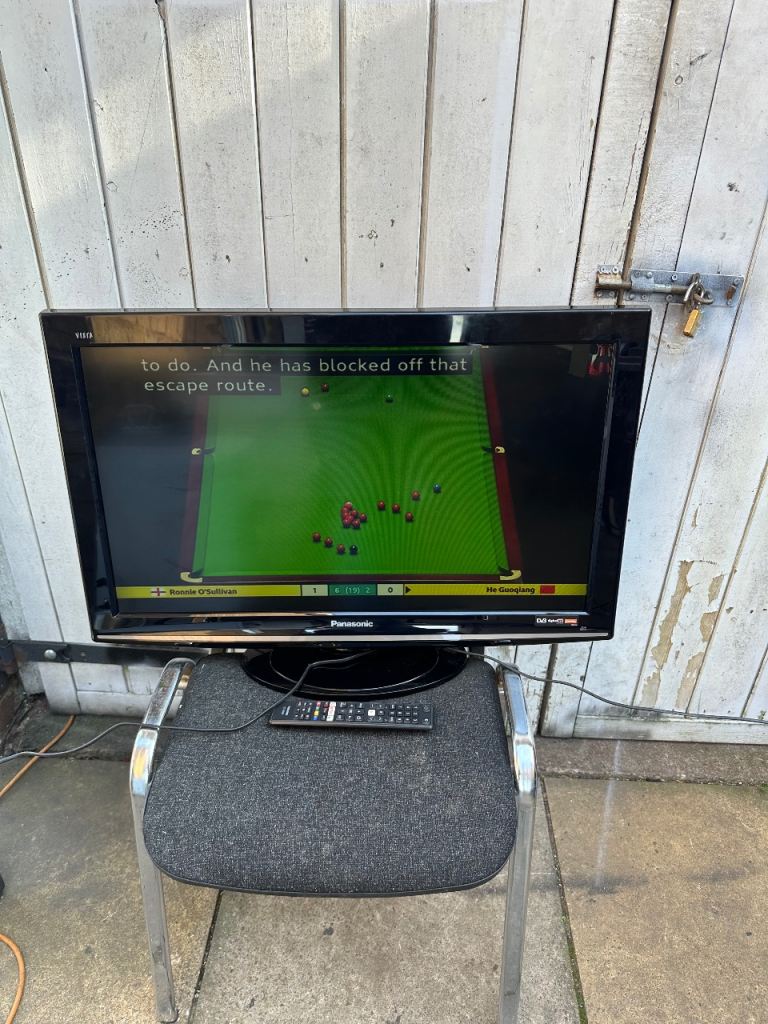 32 inches Panasonic lcd tv