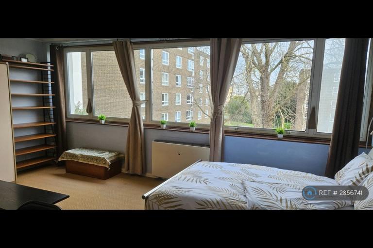 Studio flat in Kersfield House, London, SW15 (#2856741)
