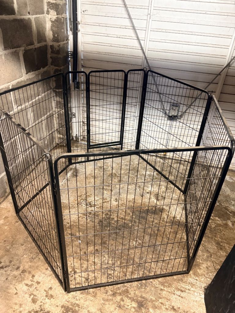 Dog / puppy pen 