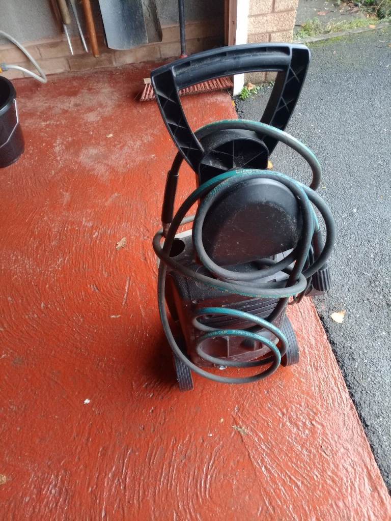 Pressure washer 