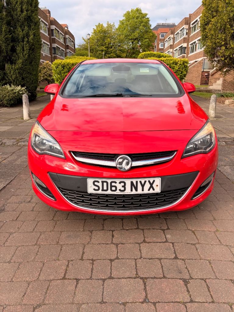 Vauxhall, ASTRA, Hatchback, 2013, Manual, 1956 (cc), 5 doors