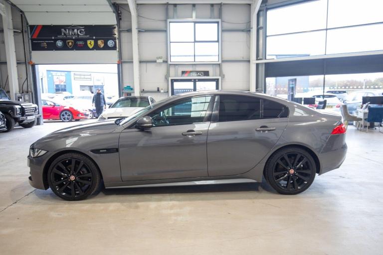 2015 Jaguar XE 2.0d R-Sport Saloon 4dr Diesel Auto Euro 6 (s/s) (180 ps) *Rear Camera + Ke SALOON...