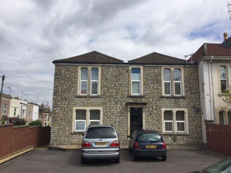 Studio flat available in Ashley down with off street parking. For 1 person only