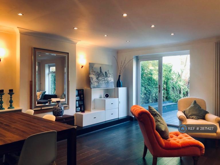 3 bedroom house in Basevi Way, London, SE8 (3 bed) (#2871427)