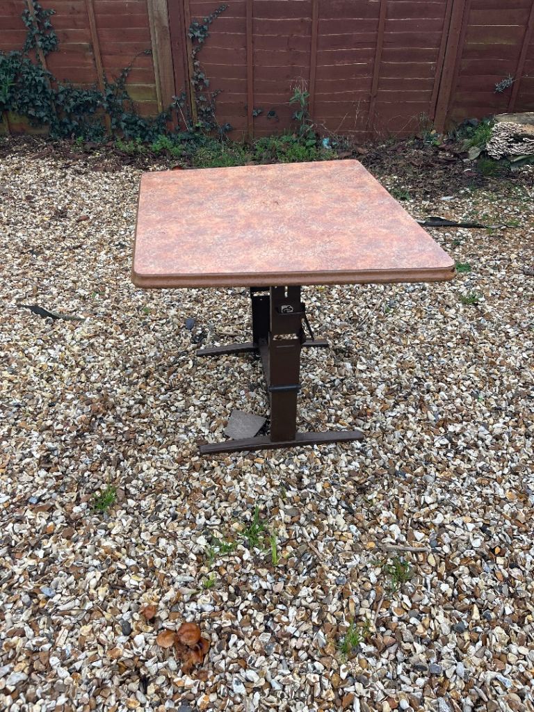 Caravan table 
