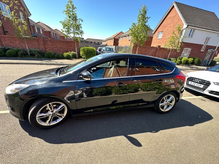 Ford, FOCUS, Hatchback, 2012, Manual, 998 (cc), 5 doors