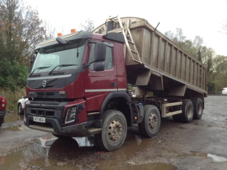 2017 VOLVO FM370 