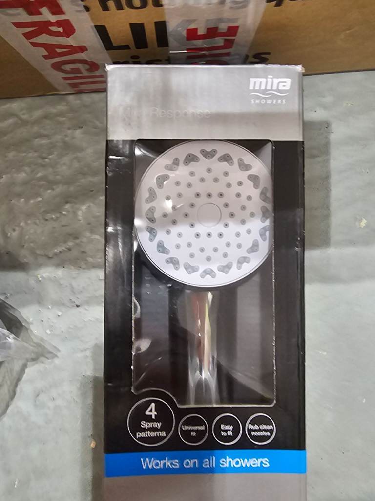 New Mira Shower Head – 4 Spray Patterns and Triton 2metre chrome shower hose