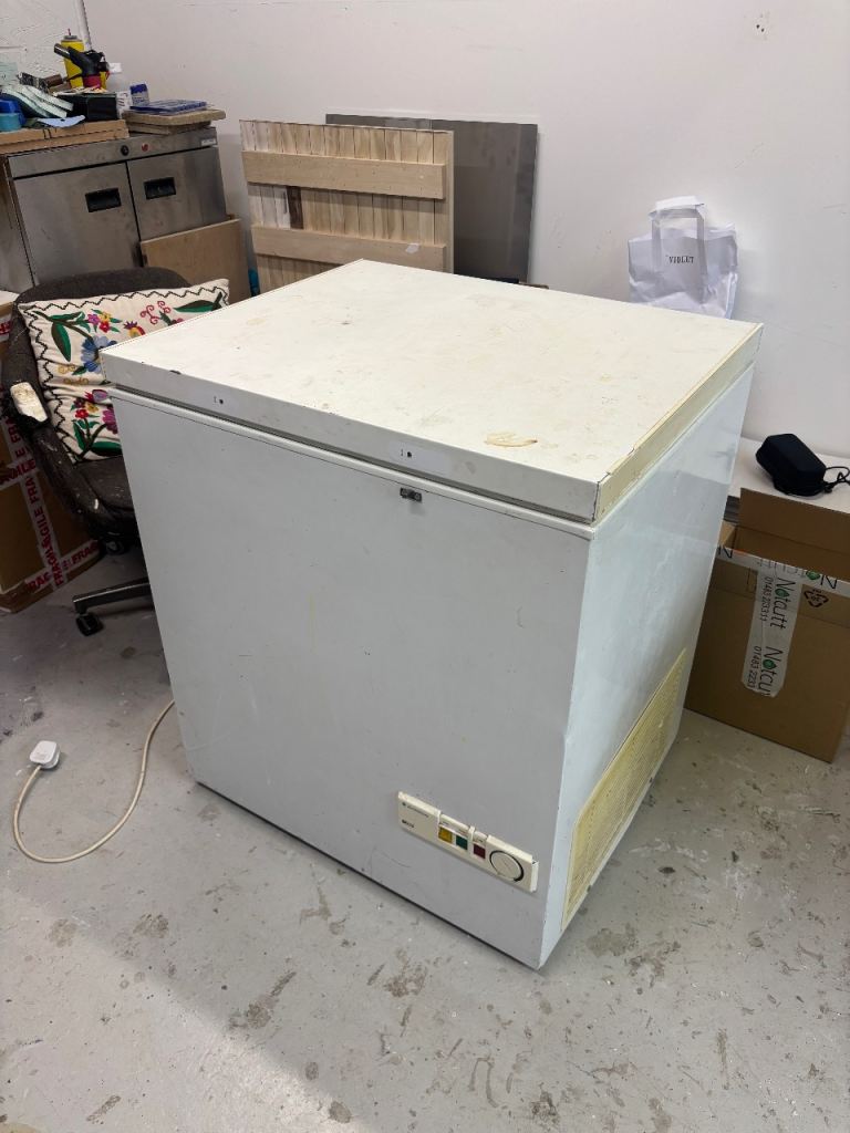 Skandiluxe Deep Chest Freezer White Large Capacity Storage