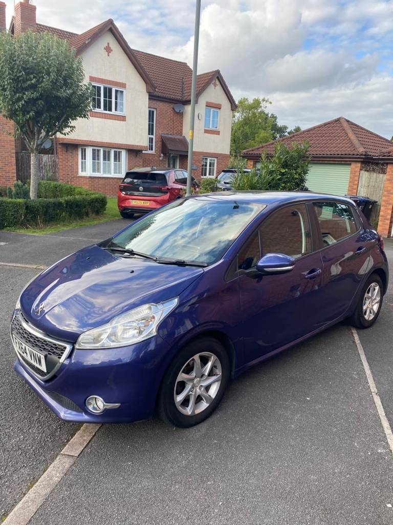 Peugeot, 208, Hatchback, 2014, Manual, 1199 (cc), 5 doors