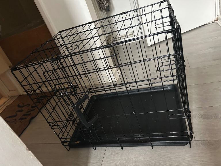 Dog crate / cage