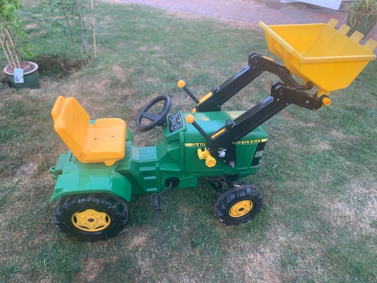 John Deere tractor and trailer (tipping)