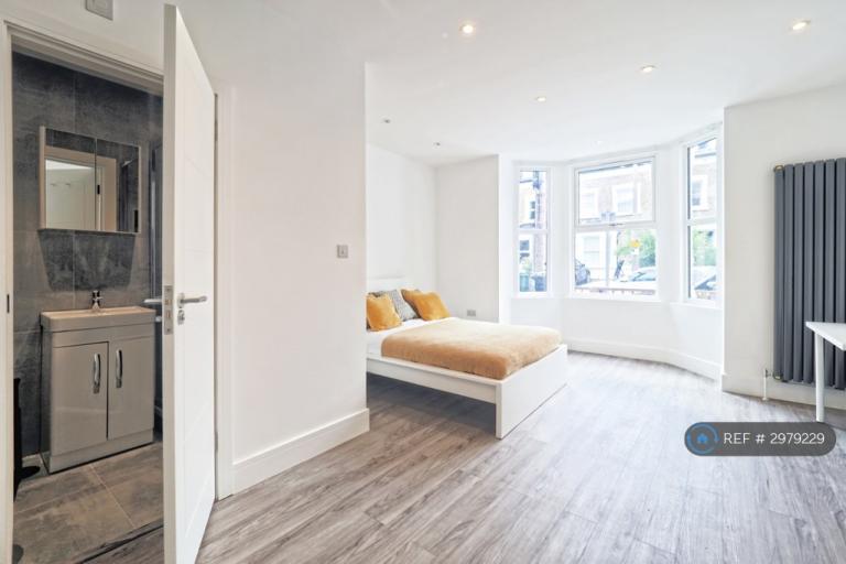 1 bedroom in St. Johns Road, Watford, WD17 (#2979229)