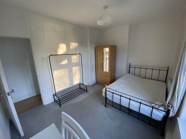 🏠 Last Double Room Available | Wandsworth Road | Available 1st April ✨