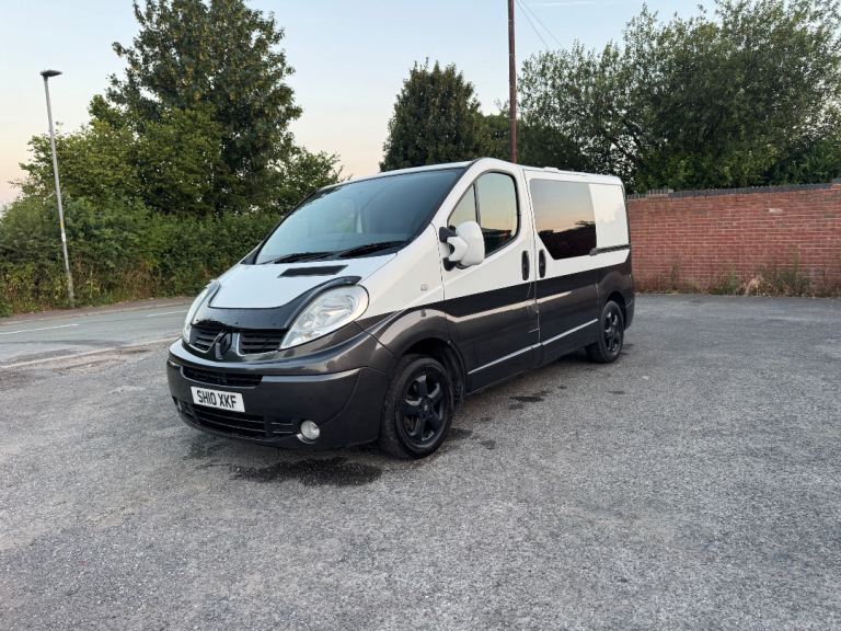 2010 Renault Trafic camper van diesel 5 seater air con two tone paint 