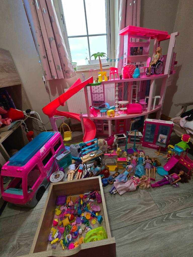 Huge Barbie Dreamhouse & Camper Van with Dolls & Accessories