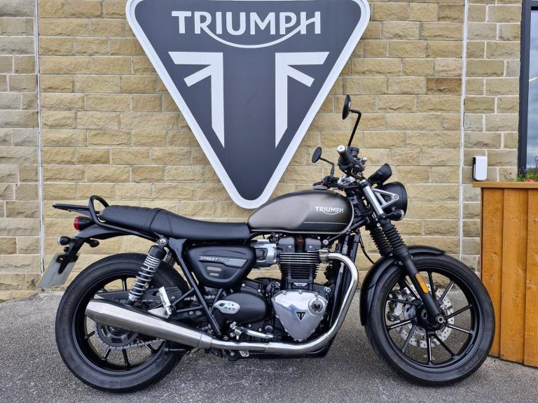 2021 Triumph Street Twin 900 - Full dealer history - Heated grips