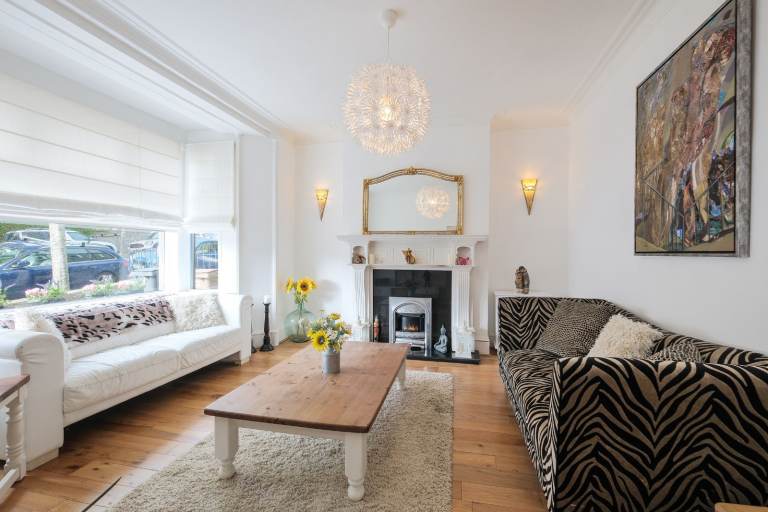 5 Bedroom House in Devanha Gardens South, Ferryhill with Basement 2 Bedroom Flat, Own Entrance