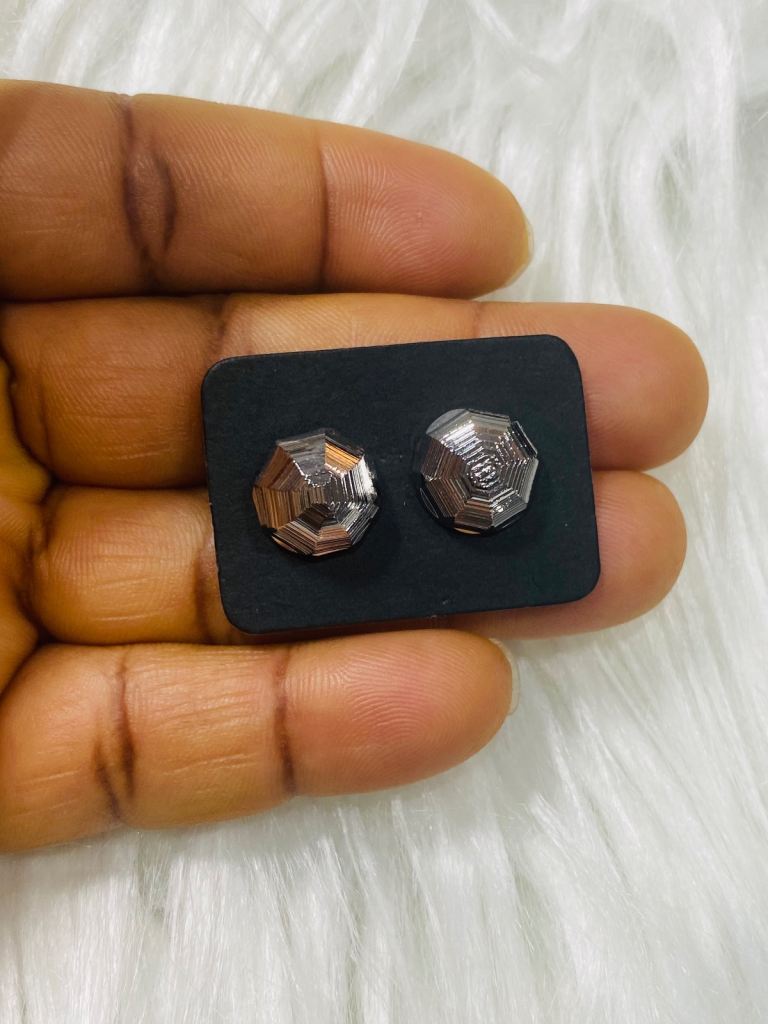 Beautiful stud earrings 2