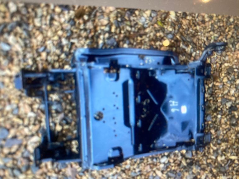 Land Rover Discovery 3/4 rear offside seat frame