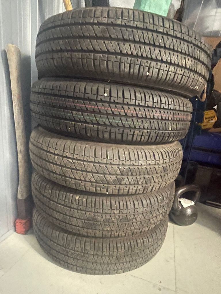 Bridgestone Tyres  195/80R15 - Full set plus Spare -  5 in total 