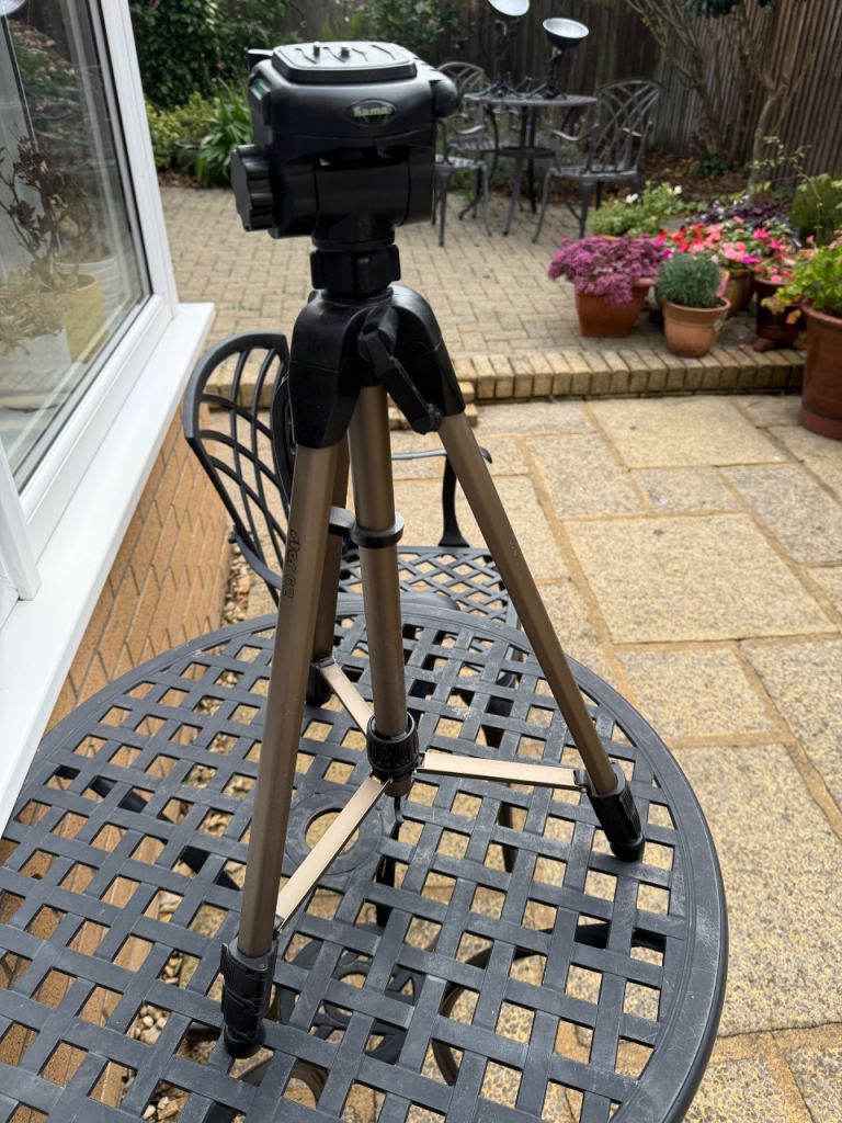 Hama Camera Tripod – Good Condition, Black/Bronze
