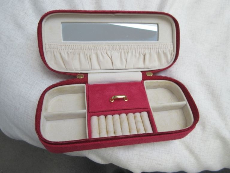 Jewellery Case Suede Ideal For Travelling BRAND NEW