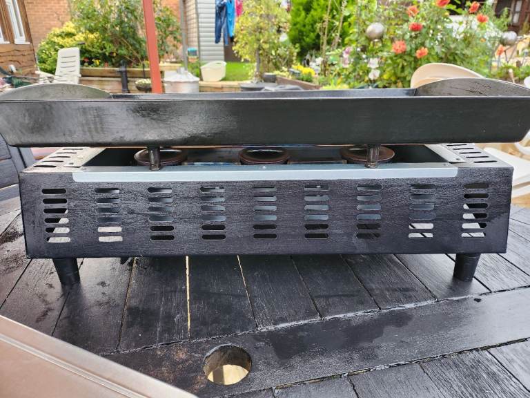 Buffalo Gas Griddle - 630x360mm cooking area 7.5kW - LPG. Only used 4 times, as new Buyer collect