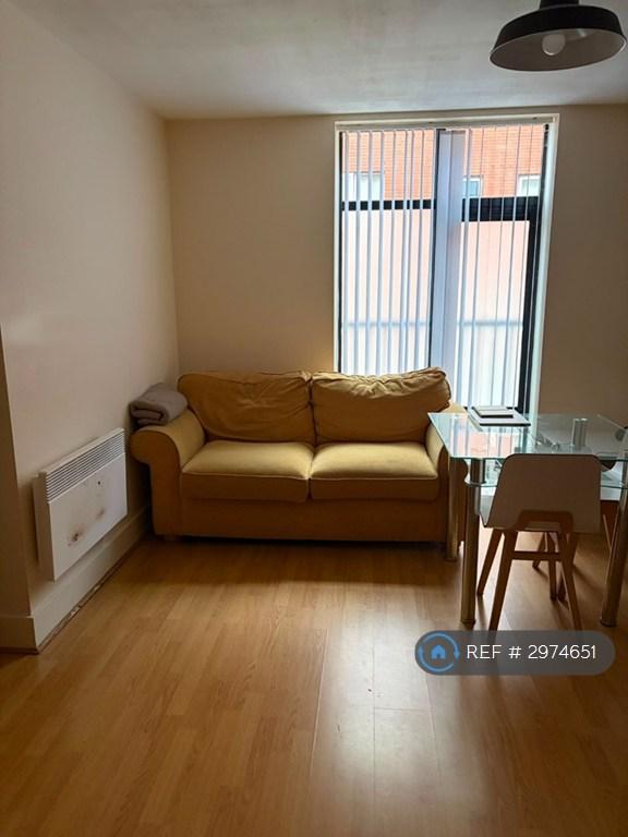 2 bedroom flat in Townsend Way, Birmingham, B1 (2 bed) (#2974651)