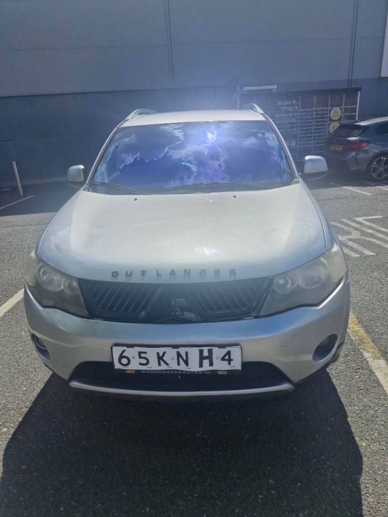 LEFT HAND DRIVE  MITSUBISHI OUTLANDER,  2010, 2400CC PETROL, 5 SPEED MANUAL, LHD ,GC
