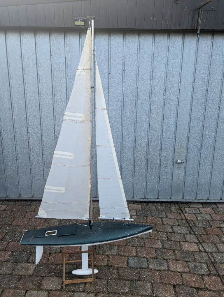 Remote control yacht (not working) hull and sails only.