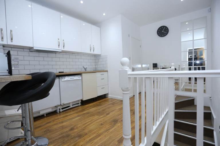 Beautiful Service Office with Wifi and other Amenities