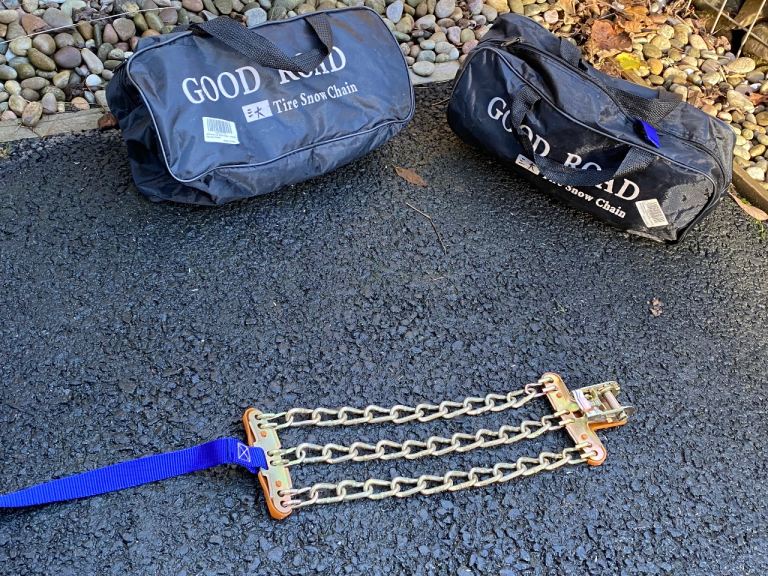 Universal car snow chains 